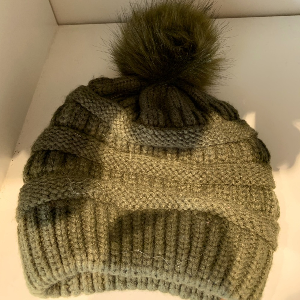 Queenfur hat
